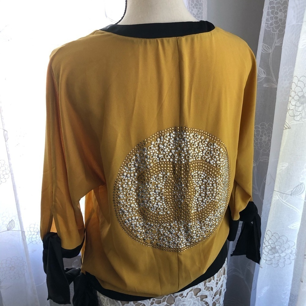 Medici Da Natalia mustard blouse sequin  SZ M